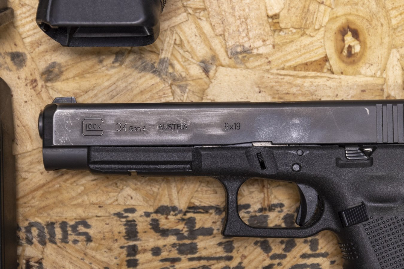 GLOCK 34 GEN4 9mm Police Trade-In Pistol with Night Sights (Good)